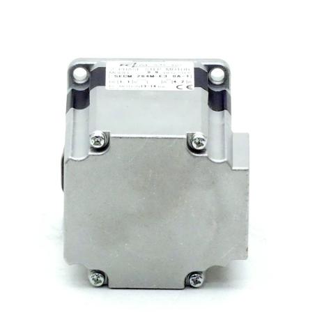 NEMA23 2-Phasen-Schrittmotor 0.9° 0.44Nm Anschlußkasten 3.0A Frontwelle:6.35mm  Neu OVP