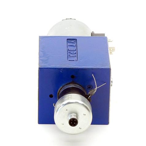 4/2 way valve with pressure switch  Used
