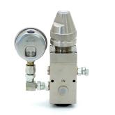 Material pressure regulator  
