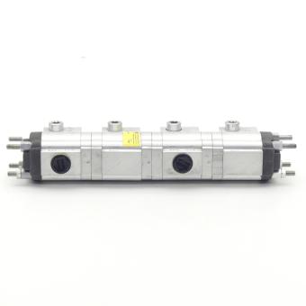 Gear oil flow divider 
