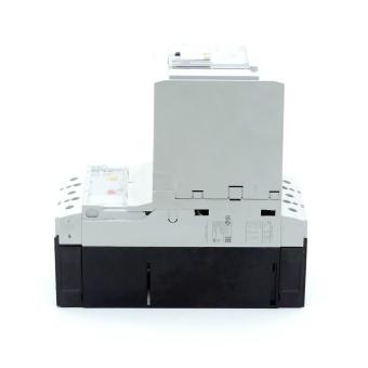 Circuit breaker with remote operator 