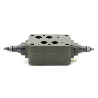 Throttle check valve  