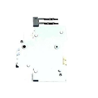 Circuit breaker 