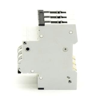 Circuit breaker 