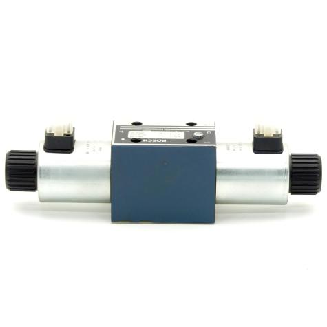 4/3 Way Valve 081WV10P1V1001WS024/00D0 081WV10P1V1001WS024/00D0 Used