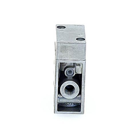 Pneumatic valve 7803 