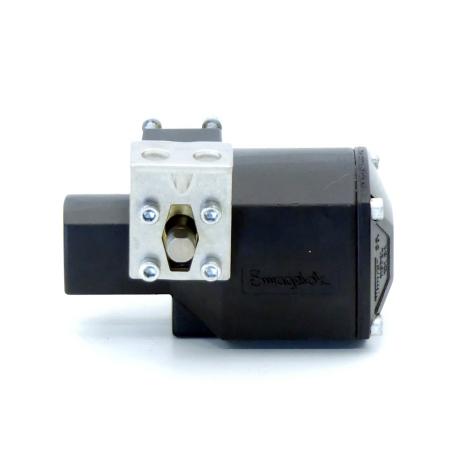 Pneumatic control head  New