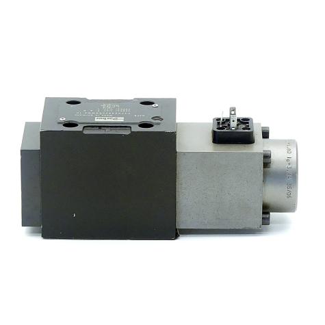4/2 Directional control valve  New