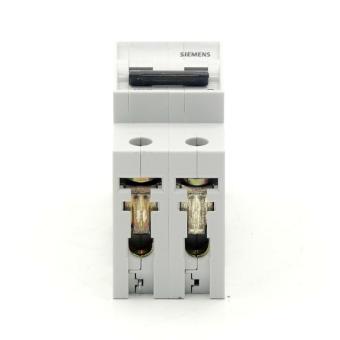 5 x Circuit breaker 