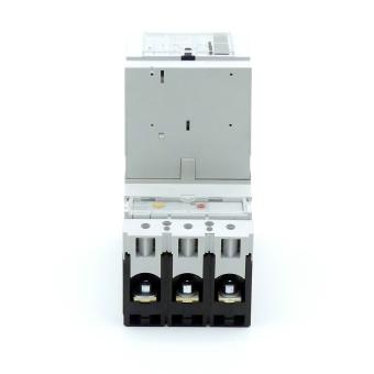 Circuit breaker with remote operator 