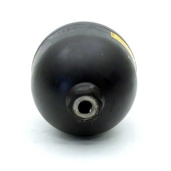 Pressure accumulator  