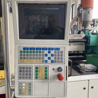 Plastic injection molding machine (C47001) 