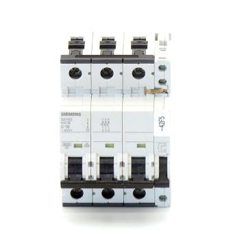 Circuit breaker 