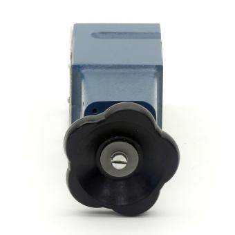 Pressure relief valve 