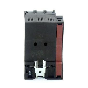 Circuit breaker 