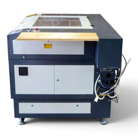 CO₂-Laserschneid- und Graviermaschine  Gebraucht