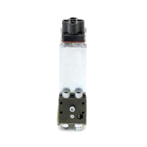Hydraulic valve with spool  