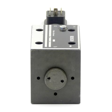 4/2 Directional control valve 081WV10P1M1012WS024/00D0 Used