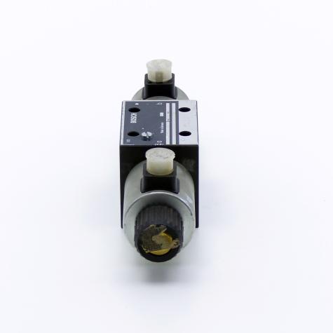 4/3 Way Valve 081WV10P1M1004WS024/00D0 Used