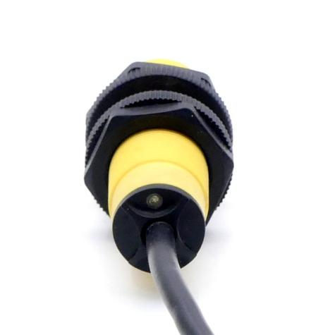 Inductive Sensor Bi5-S18-AP7/S100 New