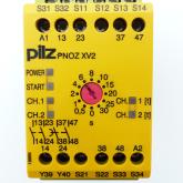 Not-Aus-Schaltgerät PNOZ XV2 30/24VDC 2S 2Sz PNOZ XV2 30/24VDC 2n/o 2n/o t Gebraucht
