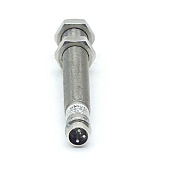 Reflective light sensor with intensity differentiation 