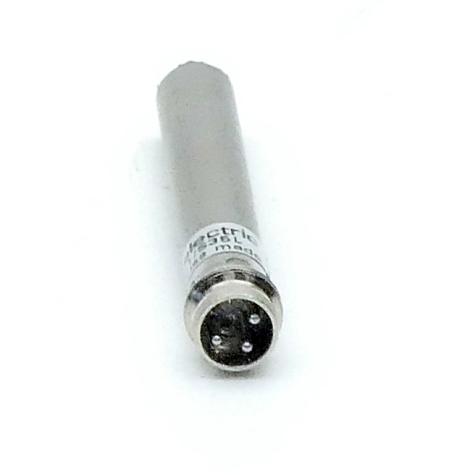 Inductive proximity switch  