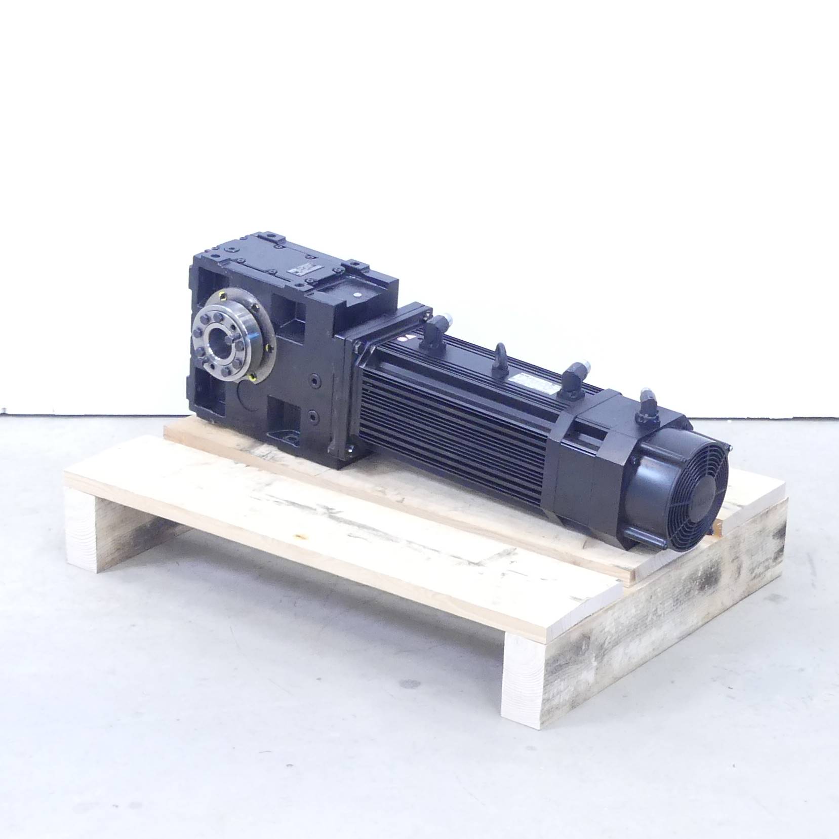 servomotors with gear MCA17N35-SRMP2-Z0F0-ST5F10N-R0SU