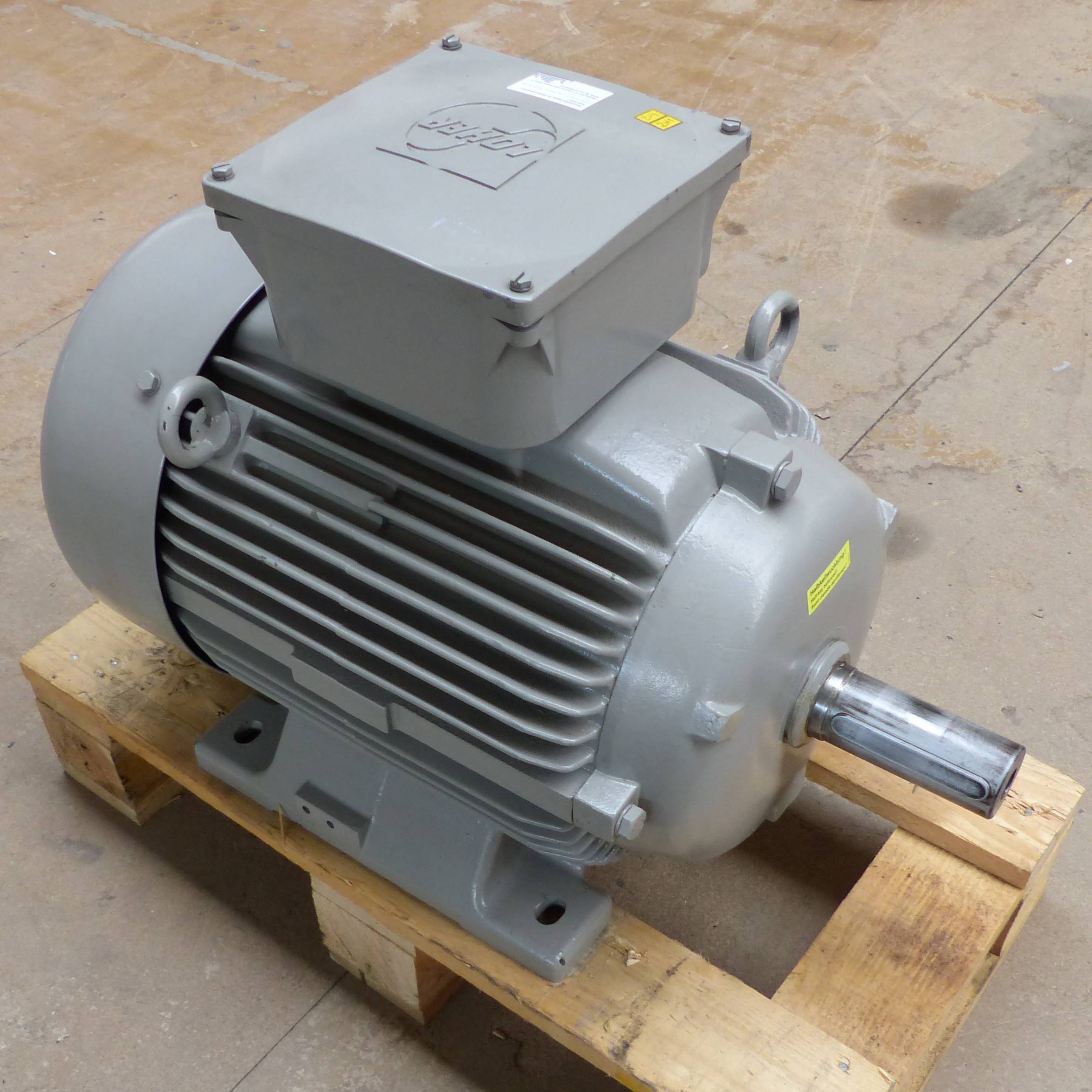 Drehstrommotor AVGA-180LB-64A 