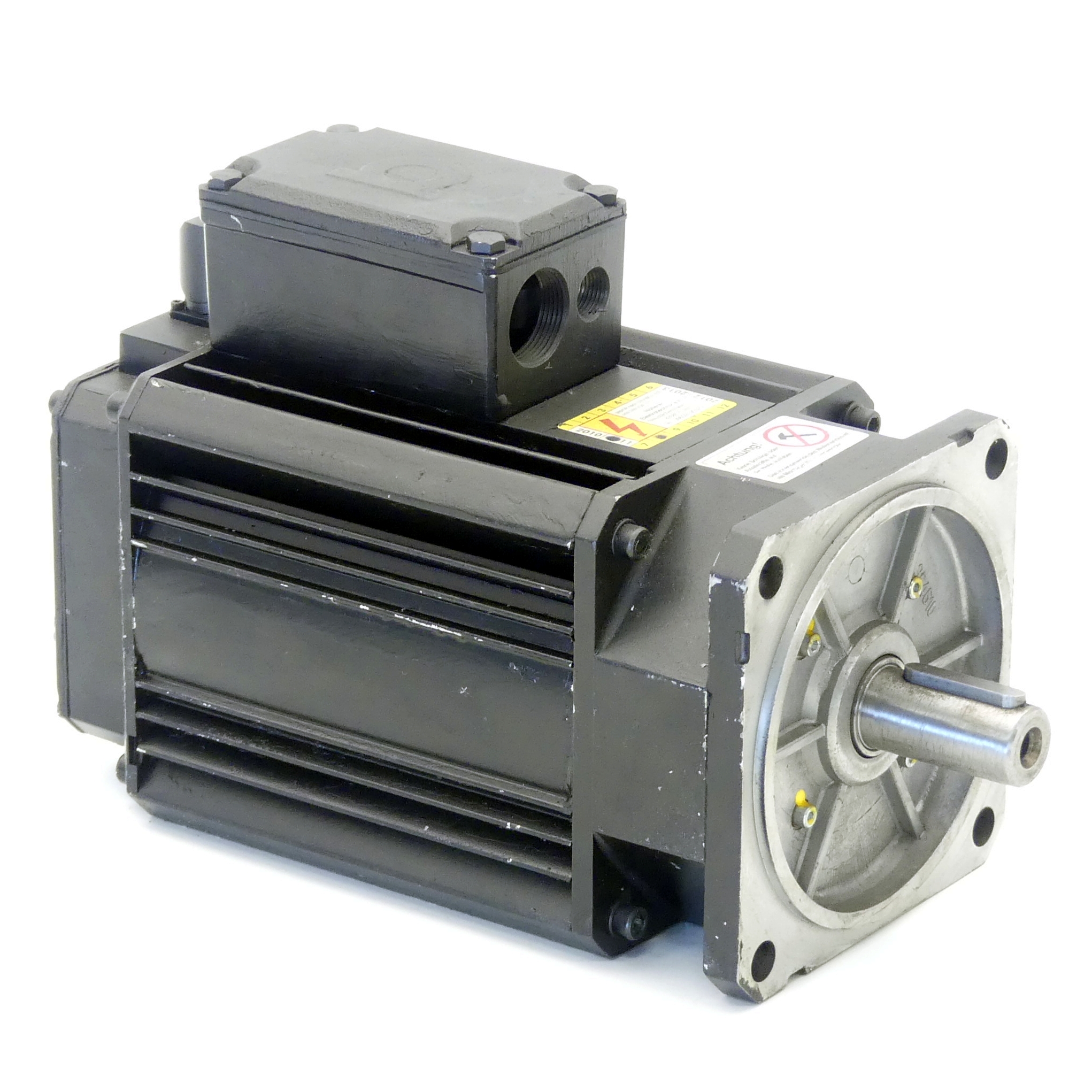 Servo motor