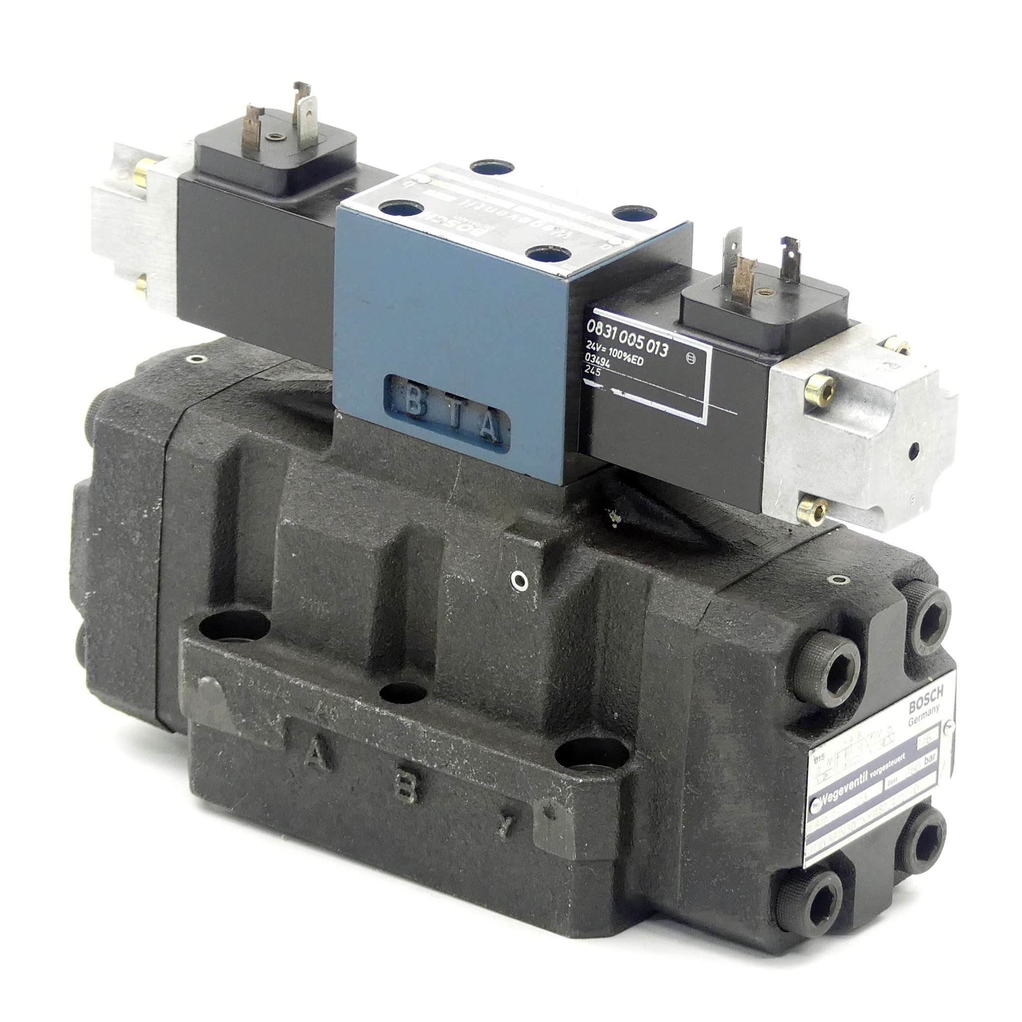 Pilot operated 4/3-way valve 081WV16P1N302XYWS024/00-0