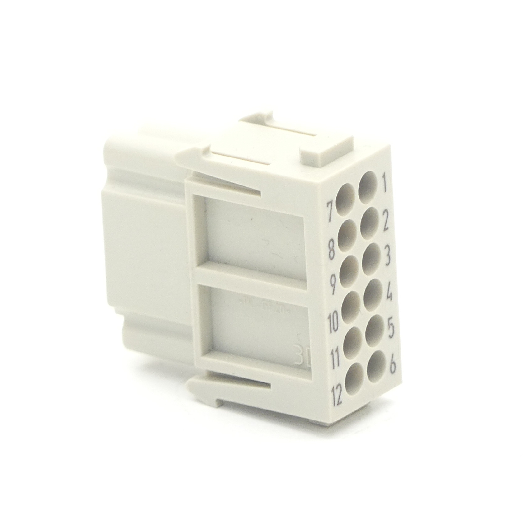 Socket insert