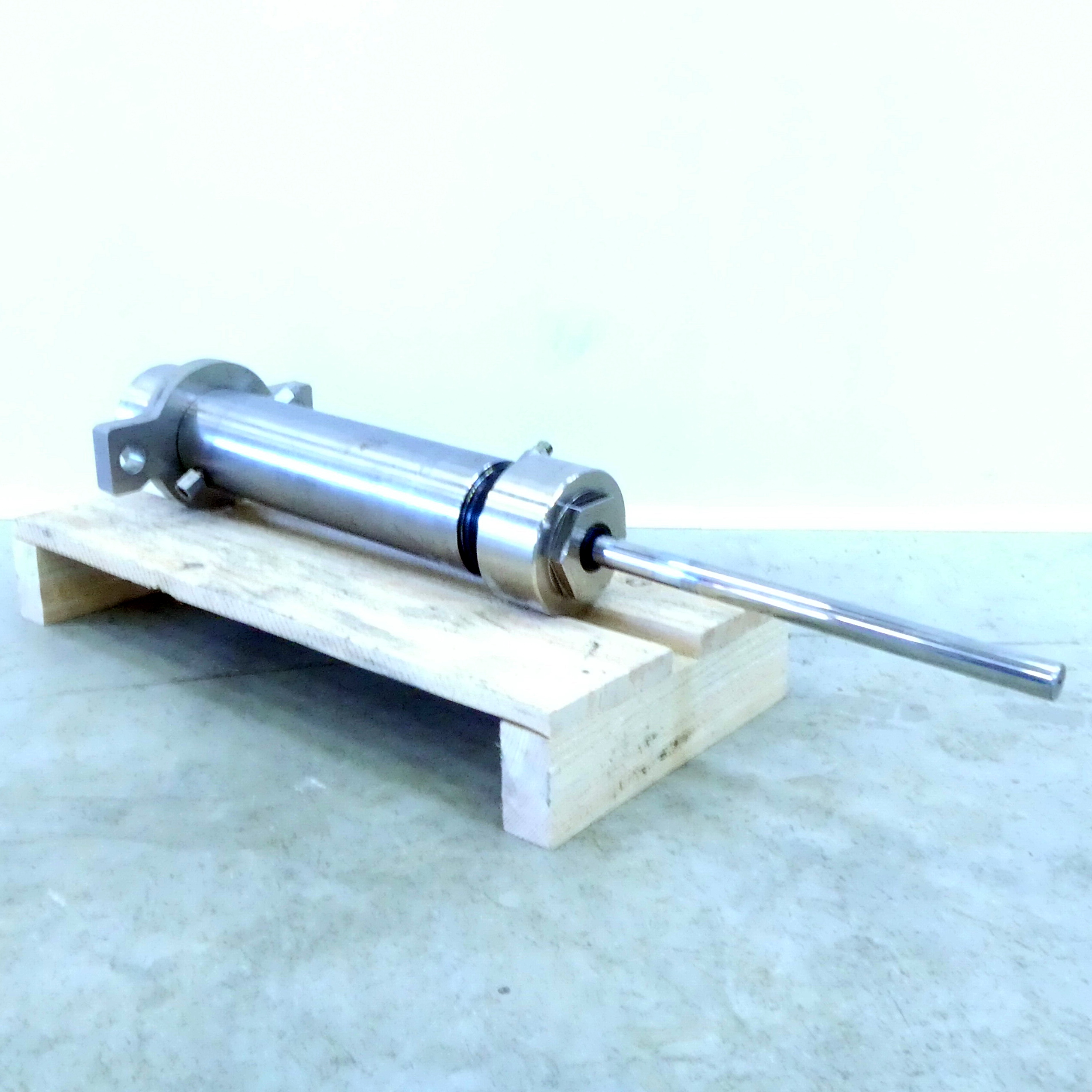pressure intensifier / hydraulic cylinder 20.100.255 
