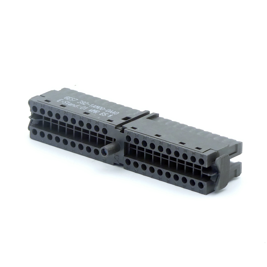 Front connector with screw contacts 