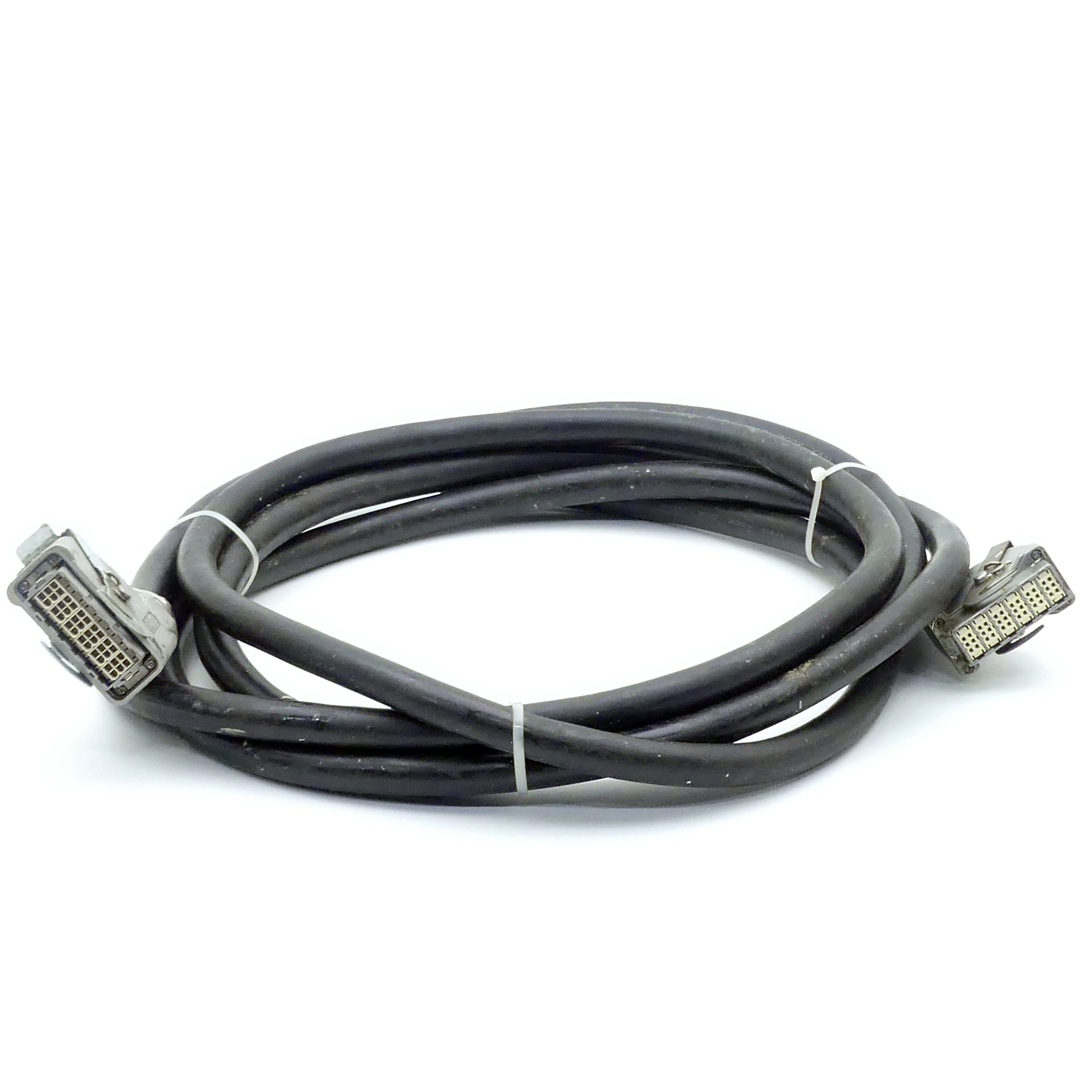 PRIMÄRES STROMKABEL MIT MOLEX-ANSCHLÜSSEN
