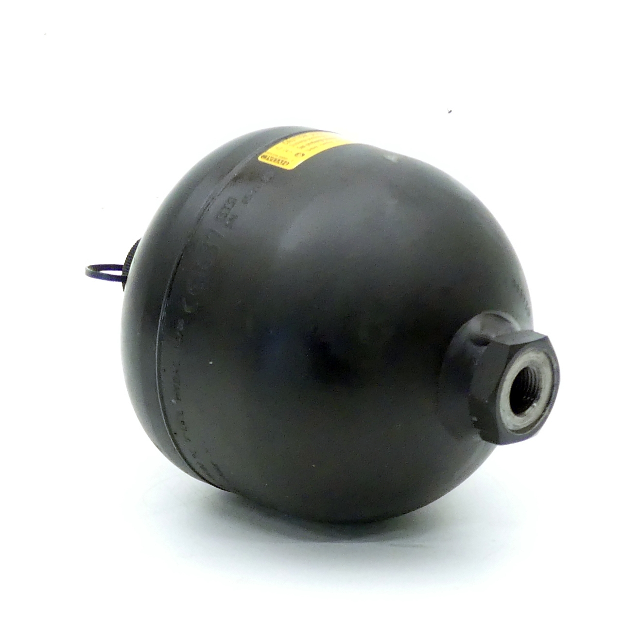 Pressure accumulator  