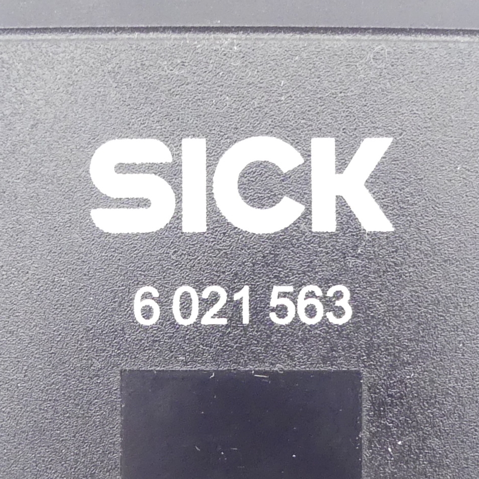Displacement sensor 