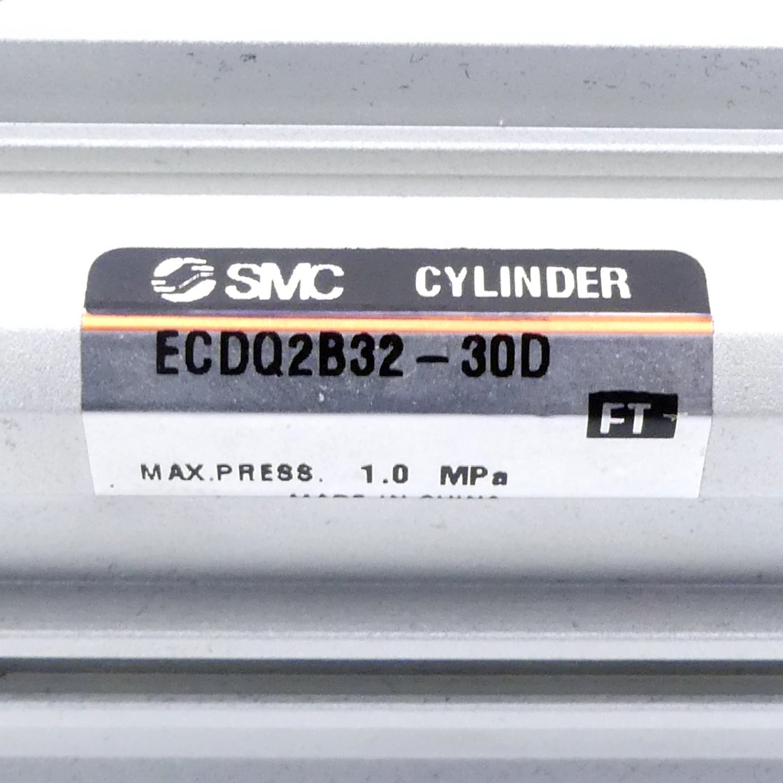 Compact Cylinder 32 x 30  