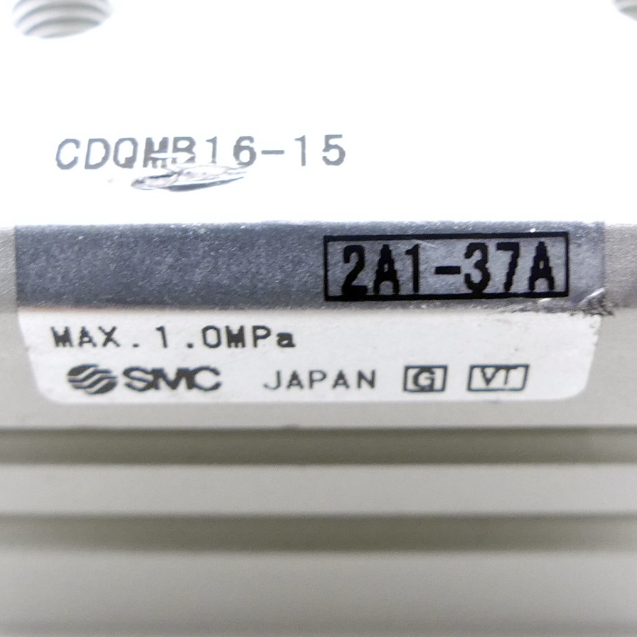 Pneumatic cylinder CDQMB16-15