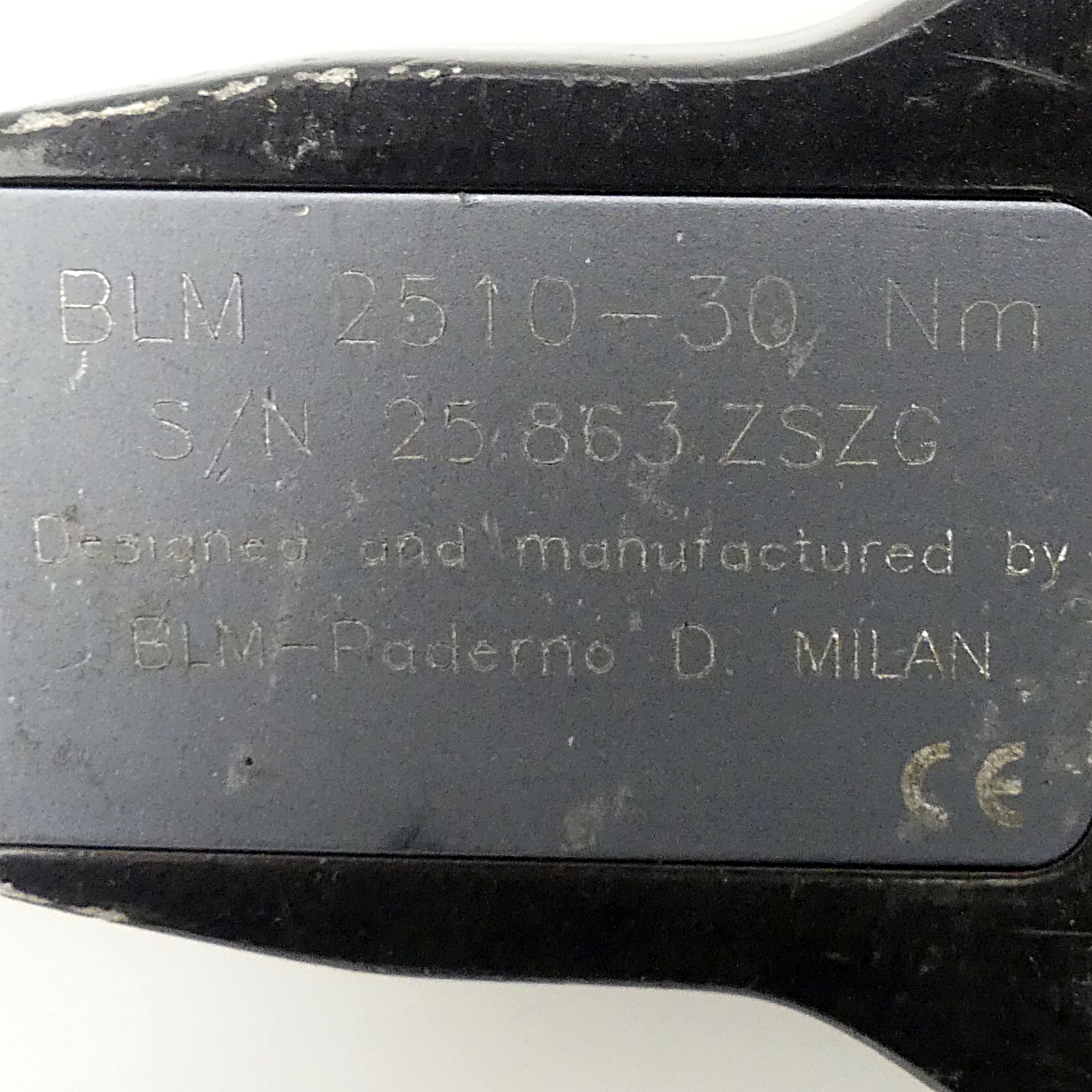 Electronic torque wrench