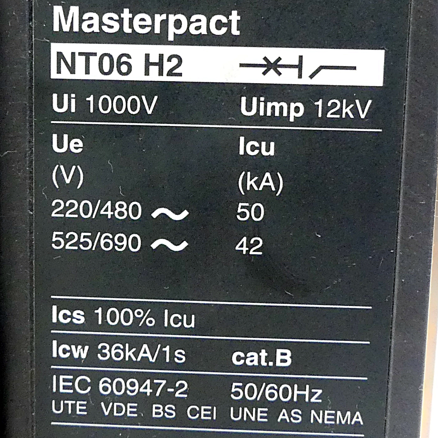 Basic electrical switch 
