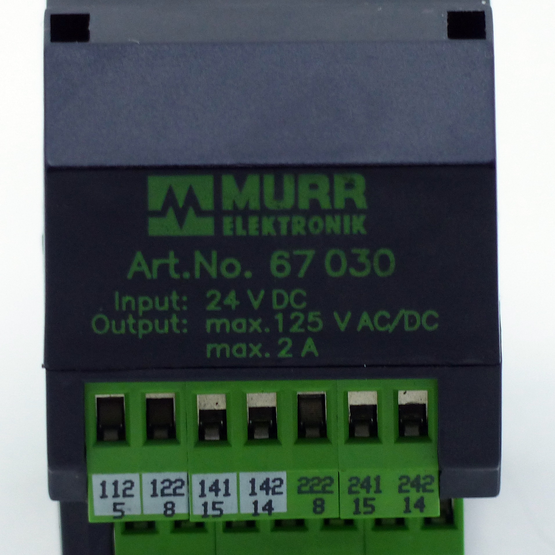 Relay socket element