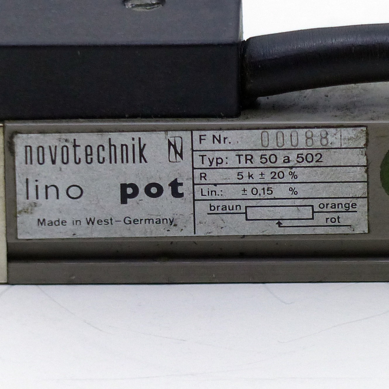 Potentiometric displacement Sensor 