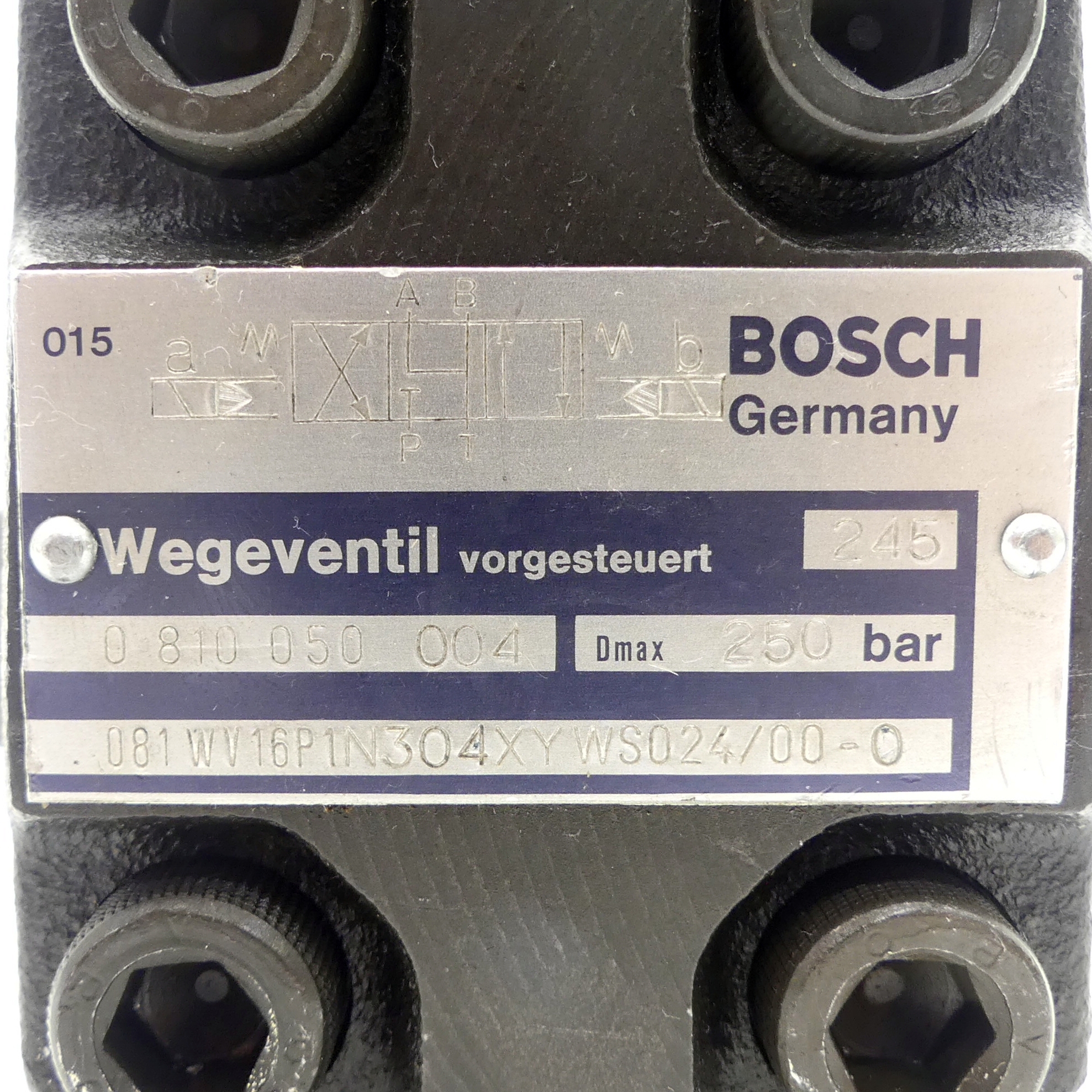 Vorgesteuertes 4/3-Wegeventil 081WV16P1N304XYWS024/00-0