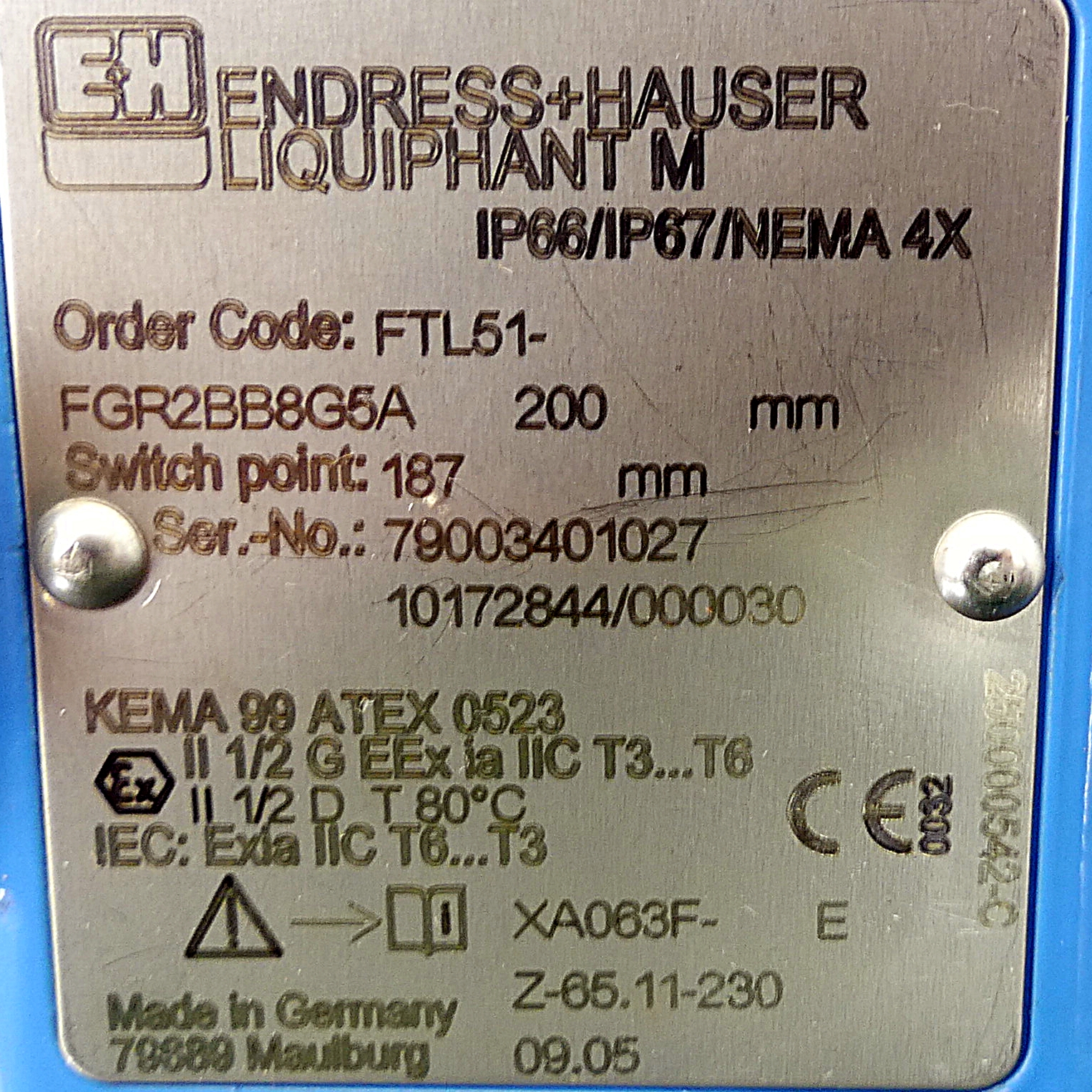 Vibronic point level detector