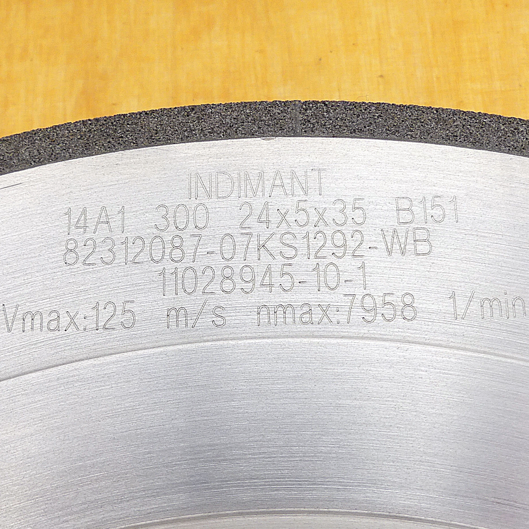 Diamond grinding wheel 