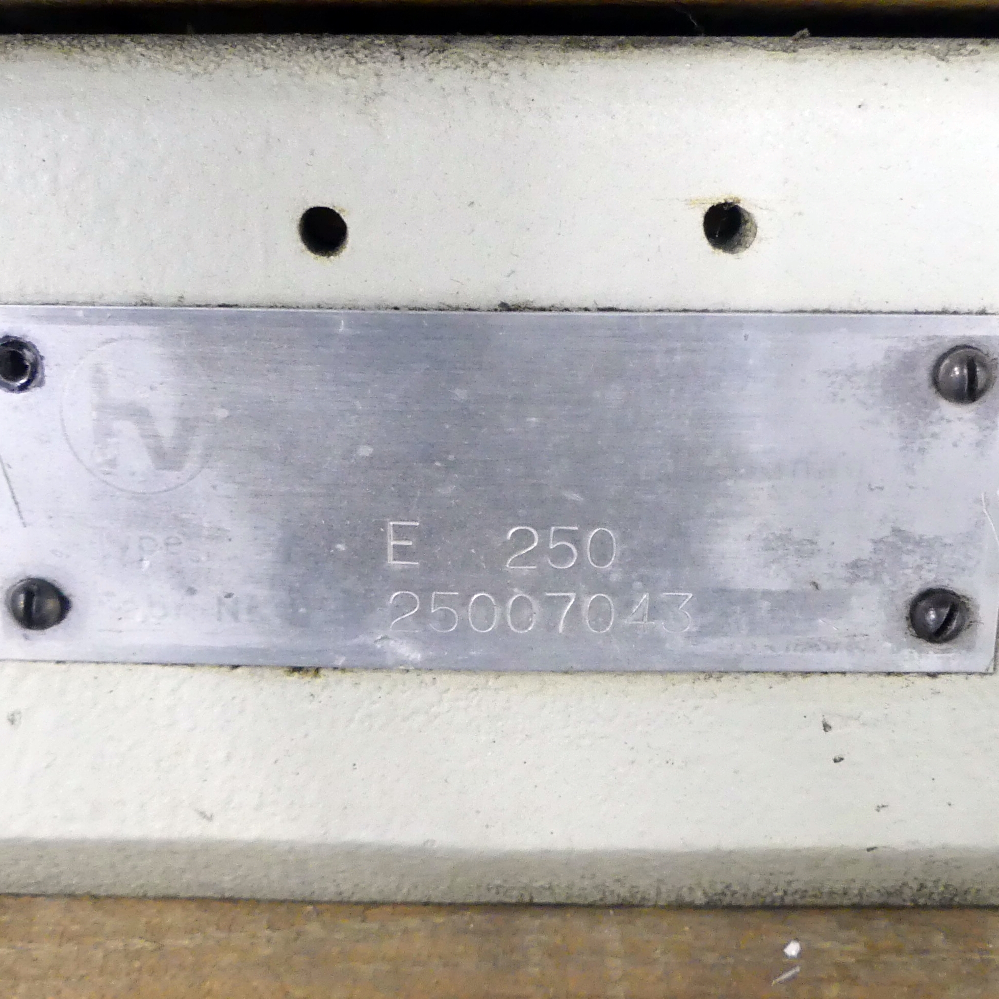 Locking valve vacuum pump E-250 