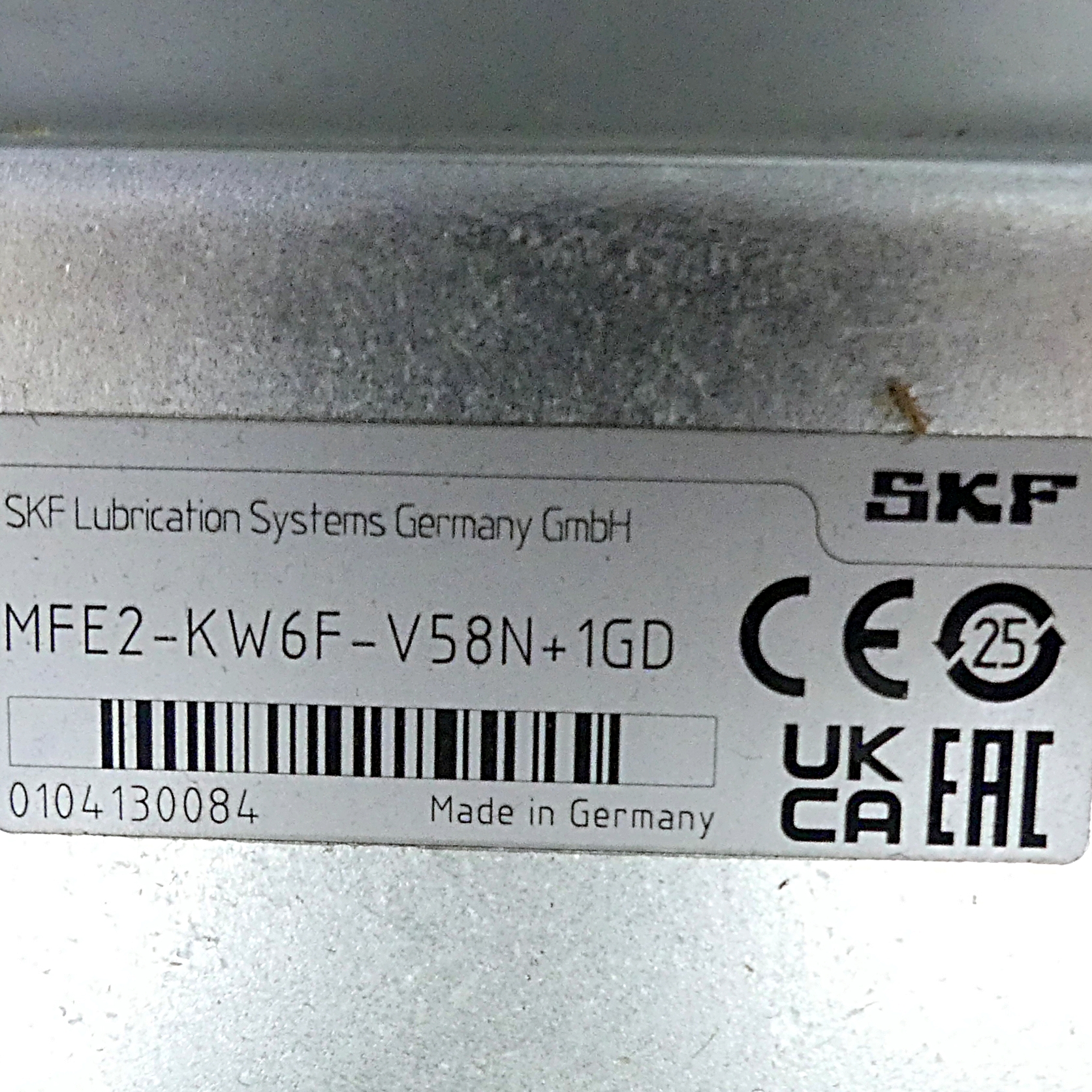 ZENTRALSCHMIERAGGREGAT MIT BEHÄLTER 