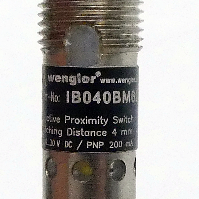 Inductive proximity sensor 