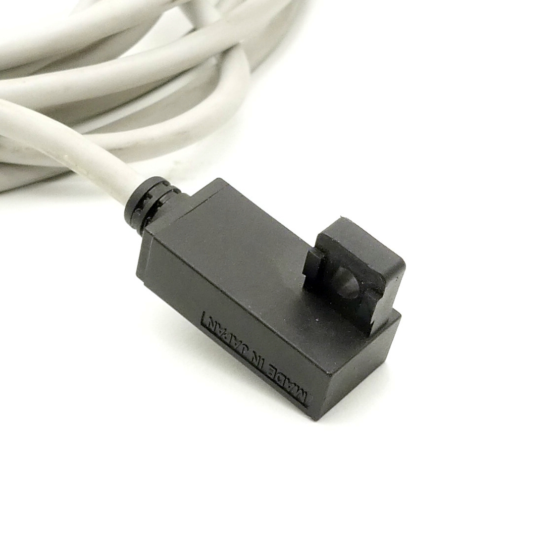 Electronic signal transmitter
